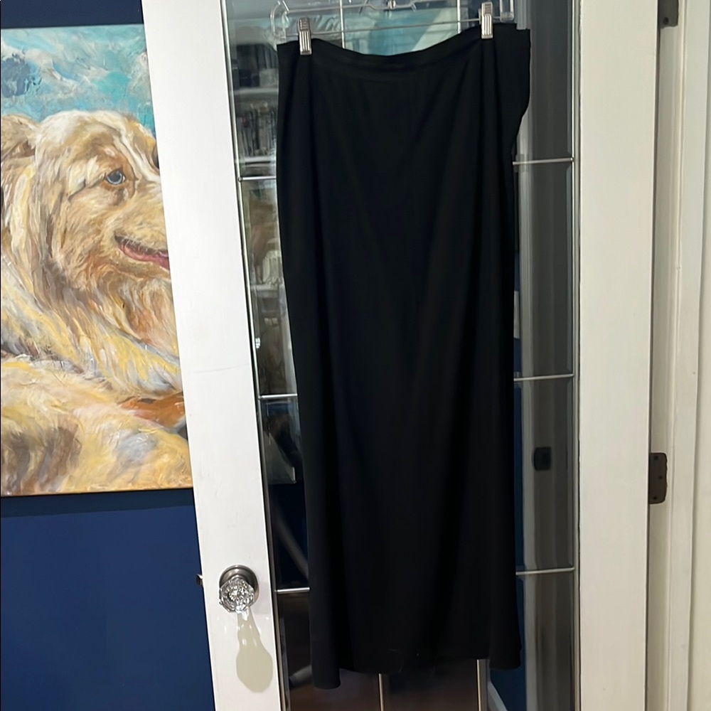 DKNY Black Maxi Skirt - lightweight wool, no slit, size snaps
